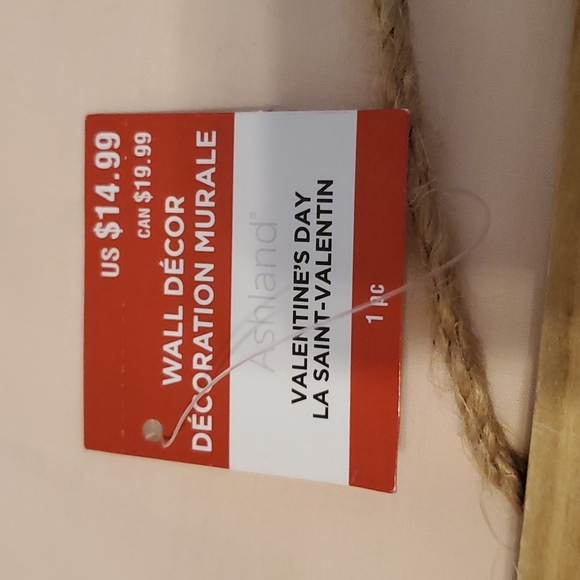 L♥️VE Wall Decor - Picture 2 of 8